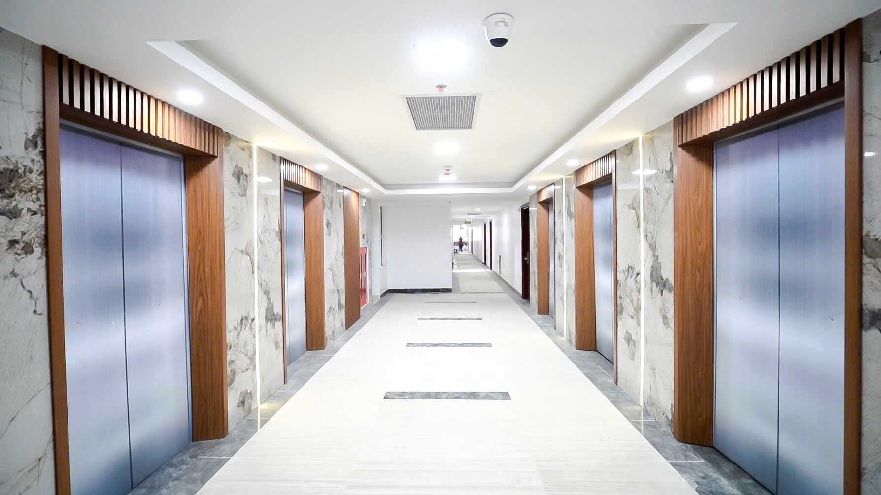 sảnh thang máy tại tầng 5 dự án BenHill